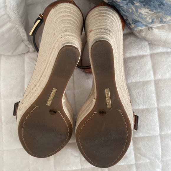 Louise et Cie brown leather, buckle wedge 4in heel. Sz 9 - Picture 7 of 8